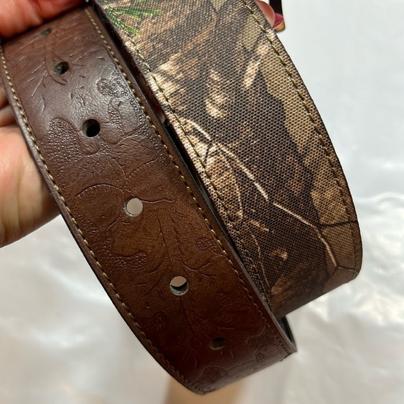 REALTREE REVERSIBLE Brown/ tan green camo BELT Leather Silver Buckle men 34-36 M - Picture 5 of 15